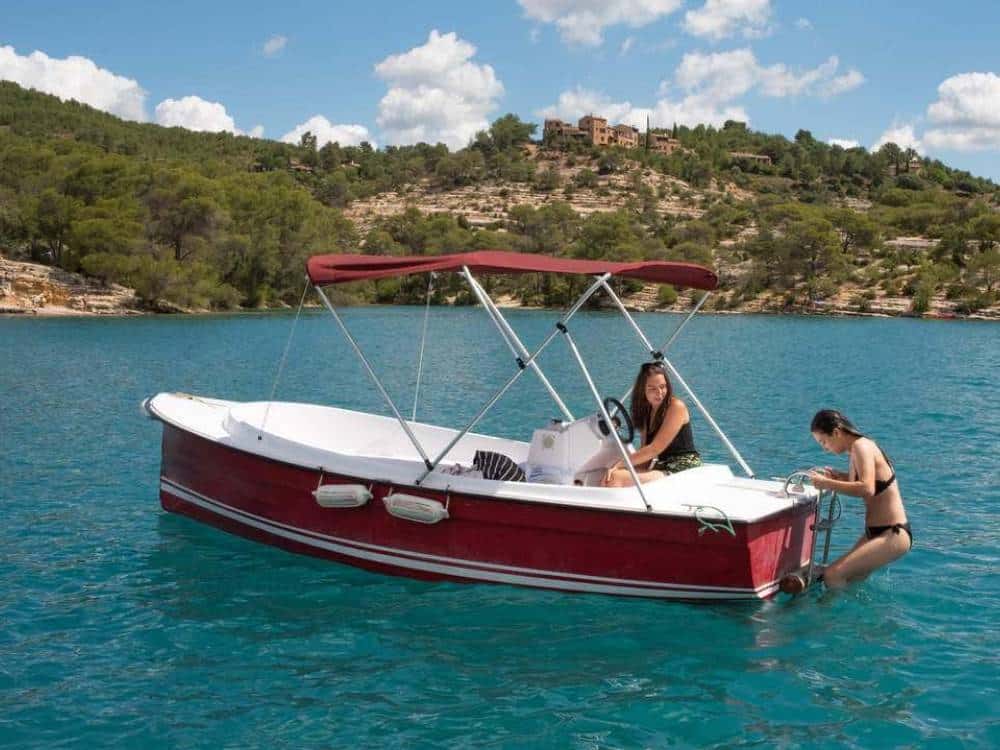 Bateau électrique dans les gorges du verdon